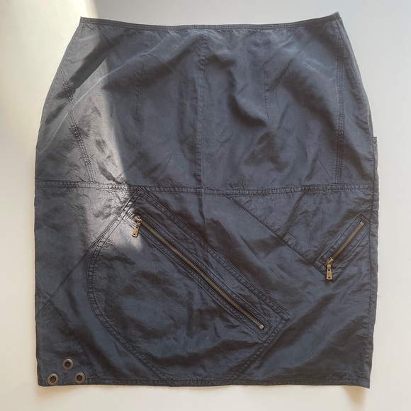 Unique Yves Saint Laurent Silk Skirt - Picture 2 of 10